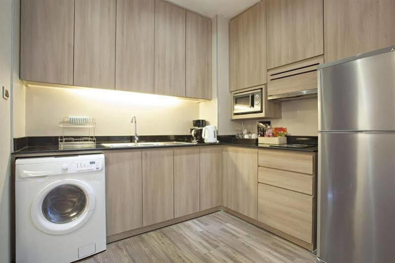 V Residence Serviced Apartment Bangkok Exterior foto